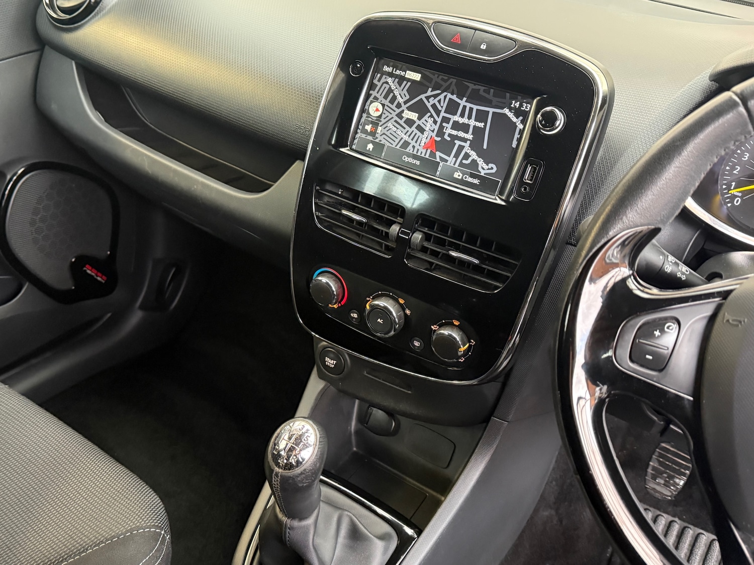 Used Renault Clio 2014 for sale - 76427837: Photo 6