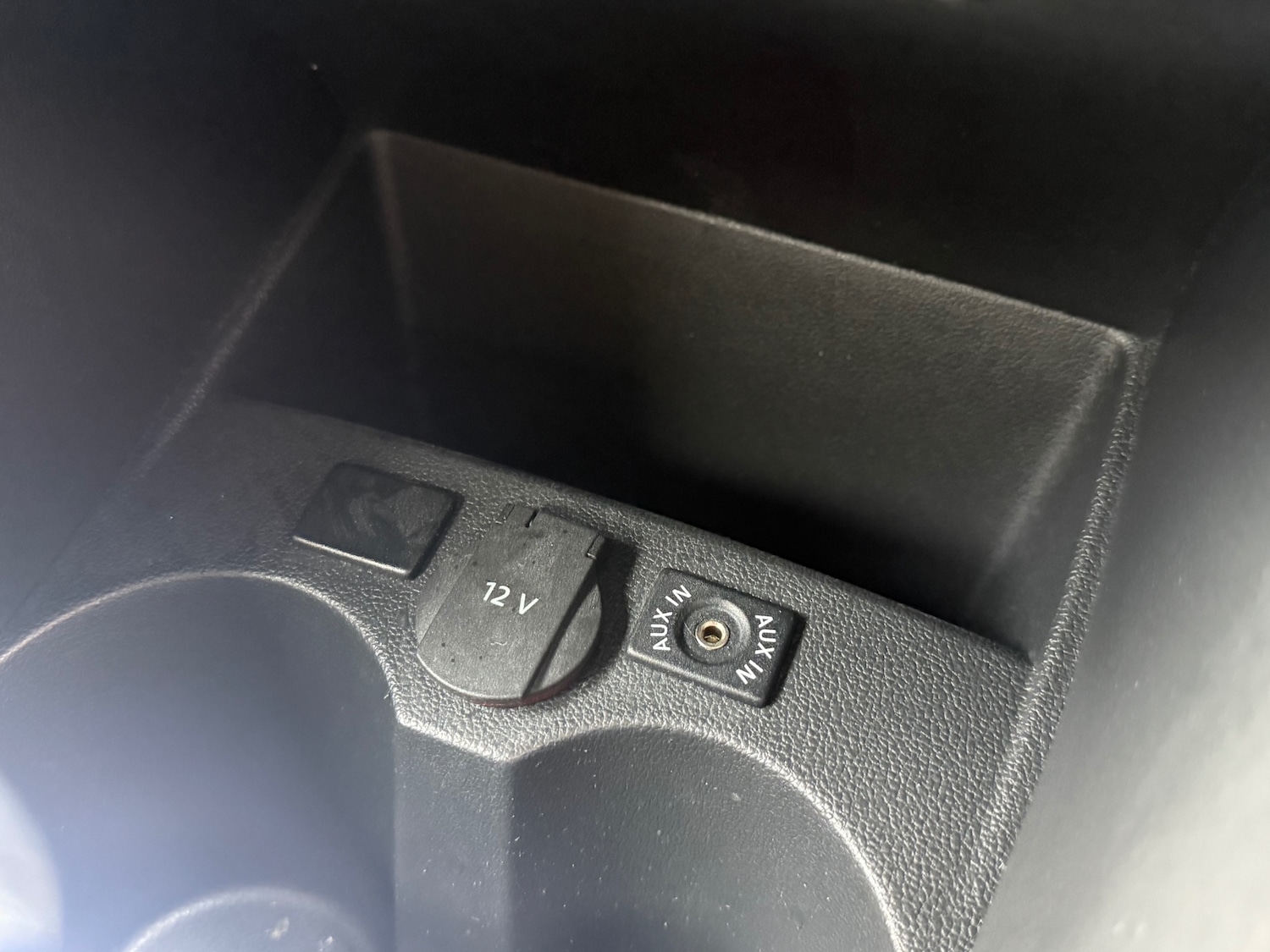 Used Volkswagen Polo 2010 for sale - 76382687: Photo 24