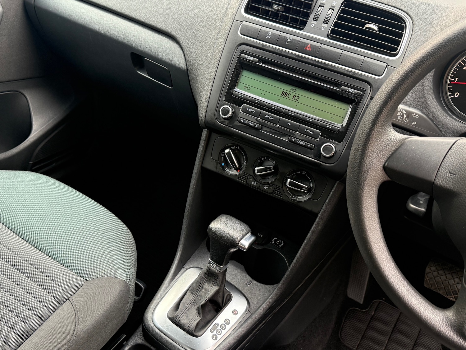 Used Volkswagen Polo 2010 for sale - 76382687: Photo 6