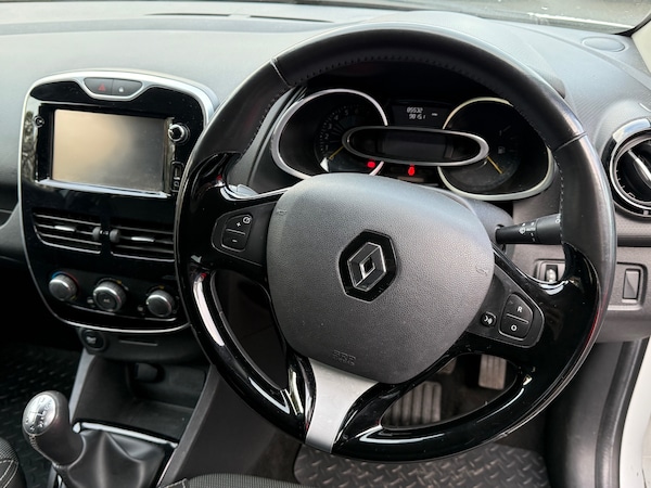 Used Renault Clio 2015 for sale - 75935994: Photo 17