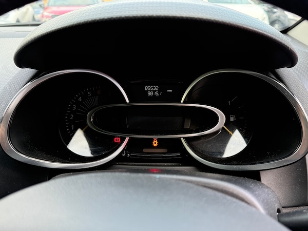 Used Renault Clio 2015 for sale - 75935994: Photo 18