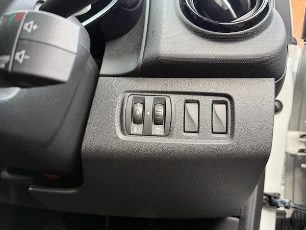 Used Renault Clio 2015 for sale - 75935994: Photo 21