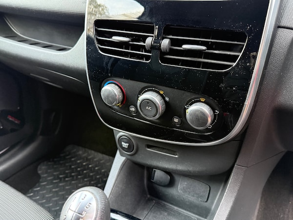 Used Renault Clio 2015 for sale - 75935994: Photo 24