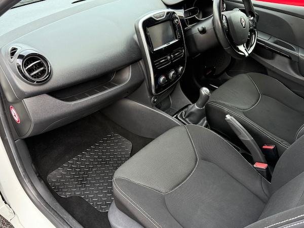Used Renault Clio 2015 for sale - 75935994: Photo 28