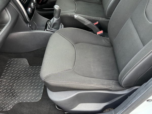 Used Renault Clio 2015 for sale - 75935994: Photo 31