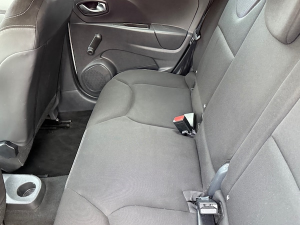 Used Renault Clio 2015 for sale - 75935994: Photo 32