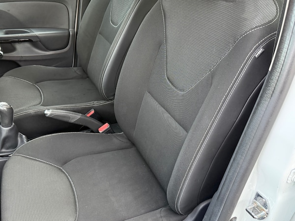Used Renault Clio 2015 for sale - 75935994: Photo 33