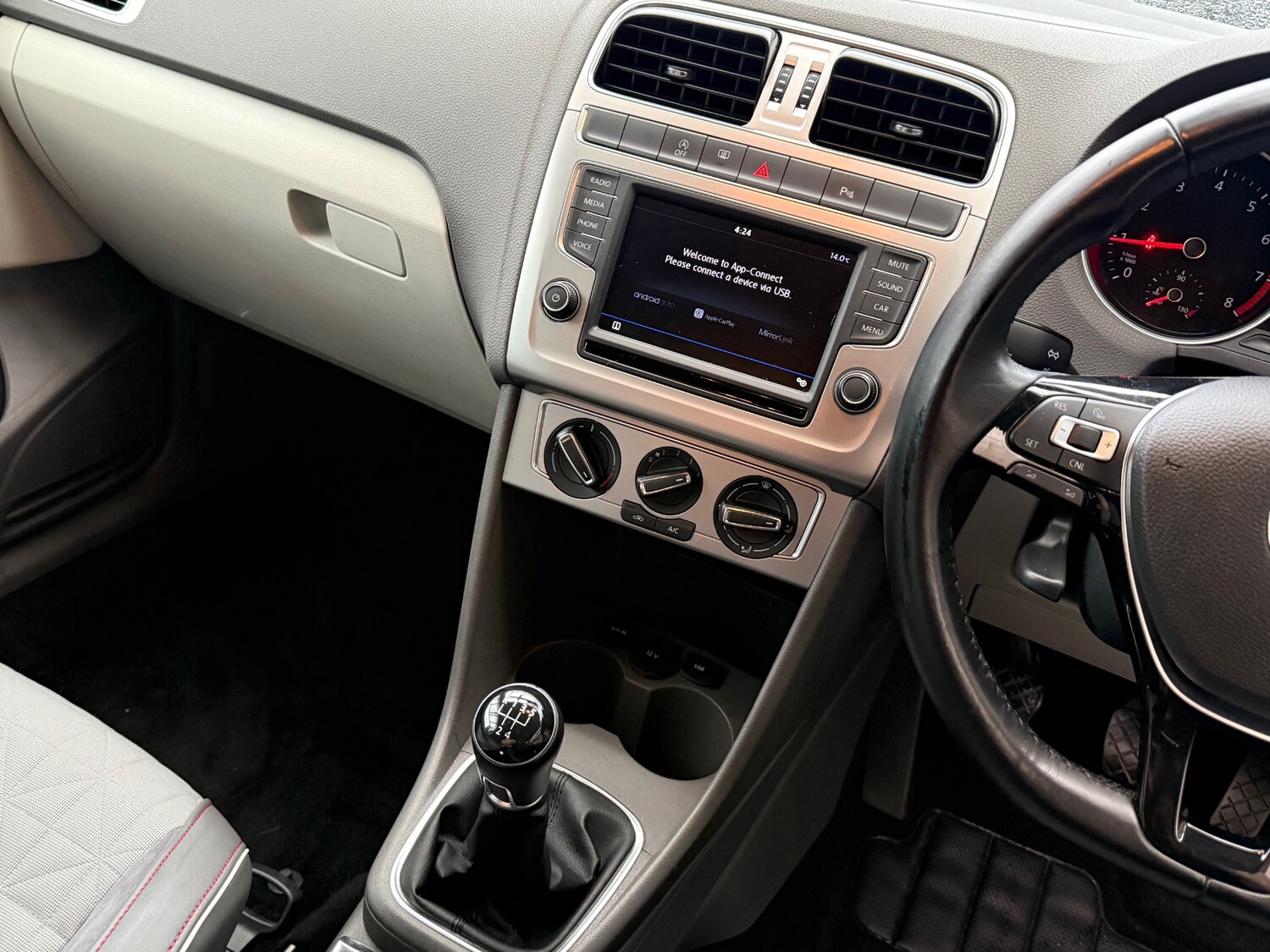 Used Volkswagen Polo 2017 for sale - 78001563: Photo 6