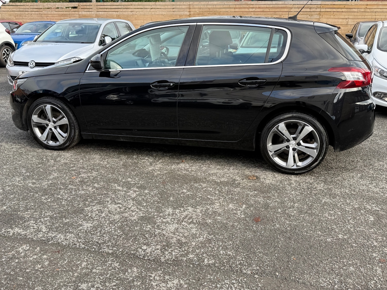 Used Peugeot 308 2016 for sale - 76491885: Photo 14