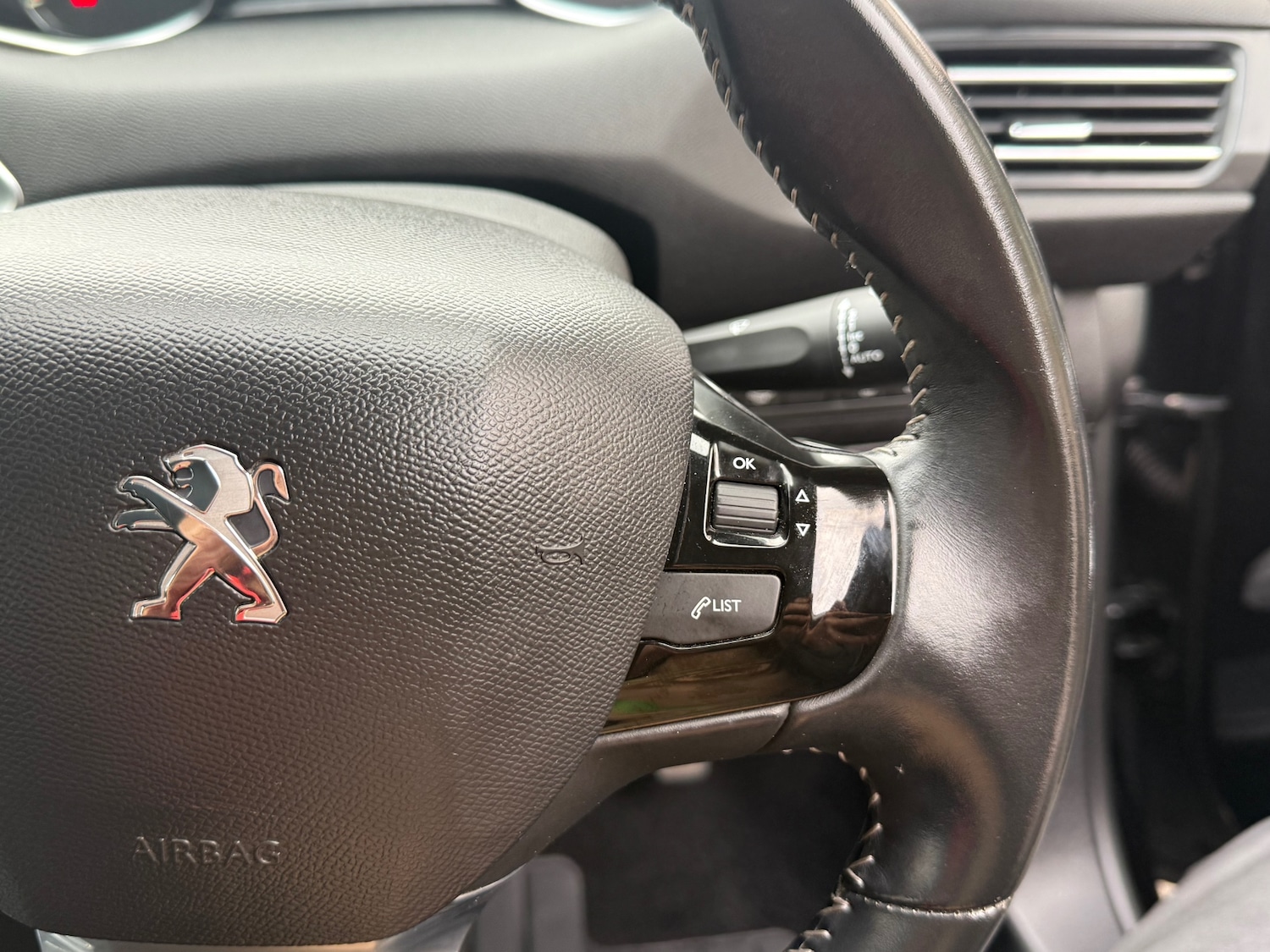 Used Peugeot 308 2016 for sale - 76491885: Photo 21