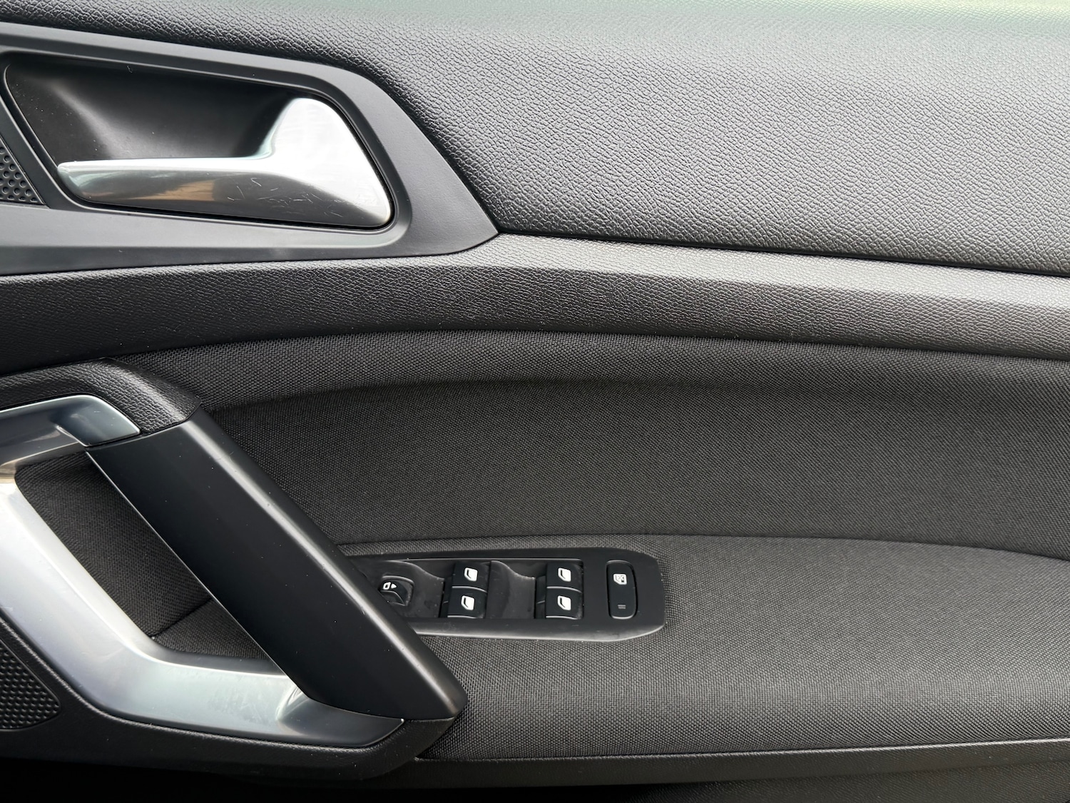 Used Peugeot 308 2016 for sale - 76491885: Photo 29