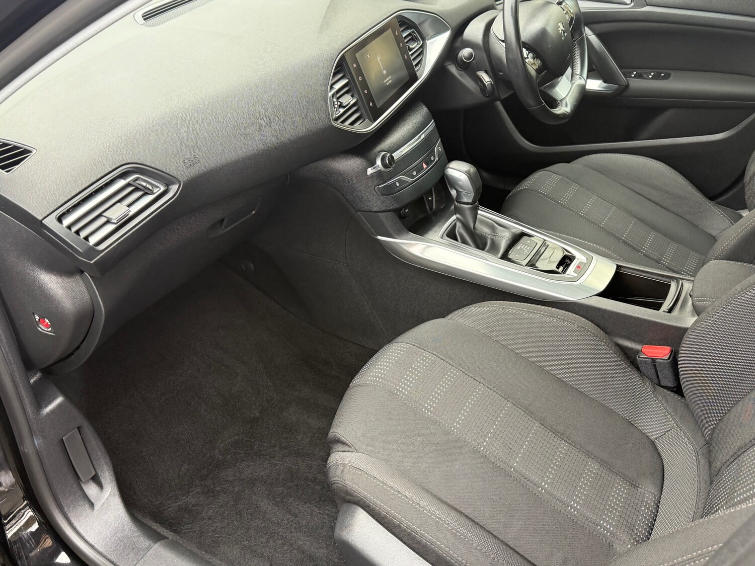 Used Peugeot 308 2016 for sale - 76491885: Photo 34