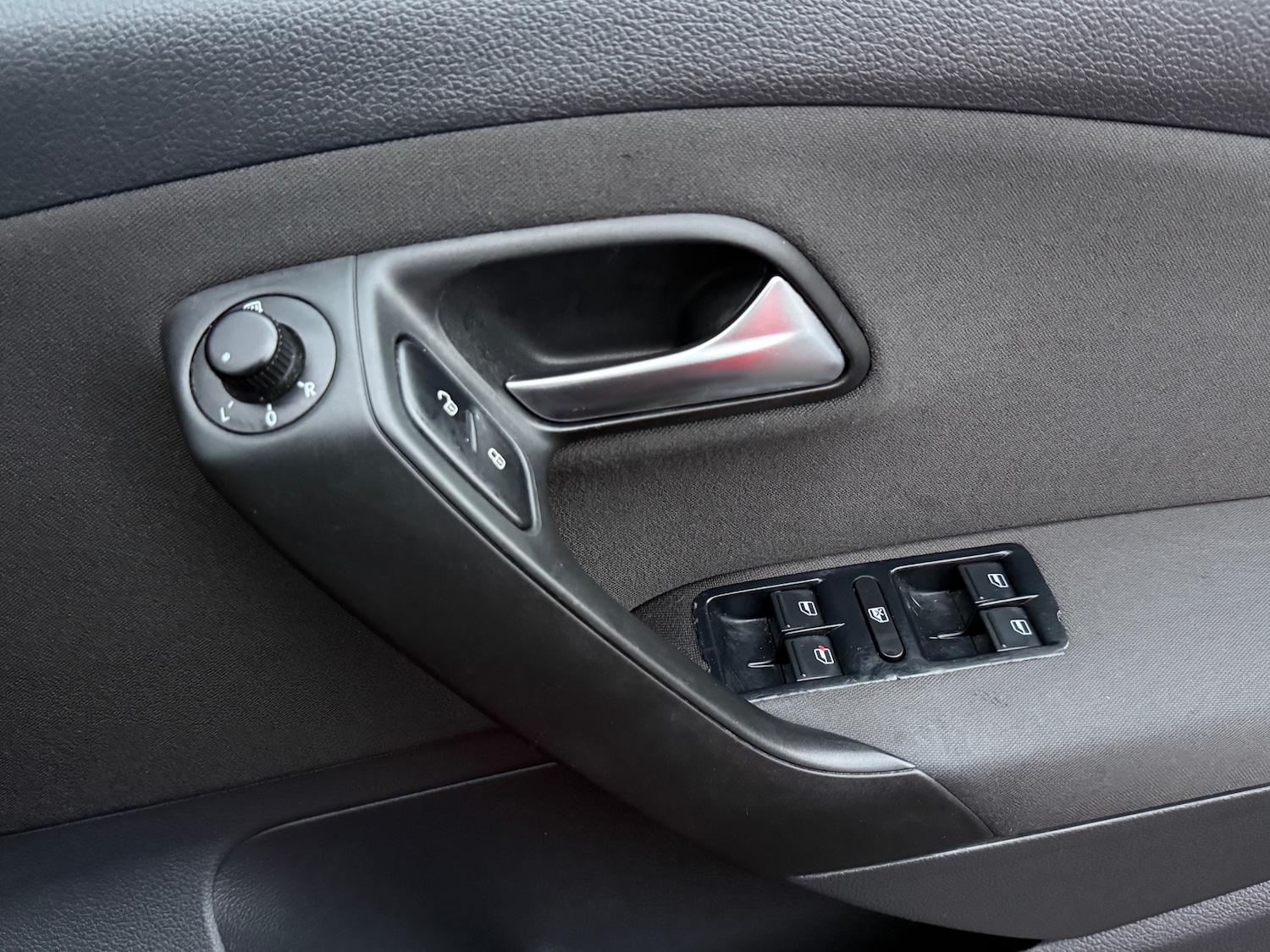 Used Volkswagen Polo 2012 for sale - 76479942: Photo 24