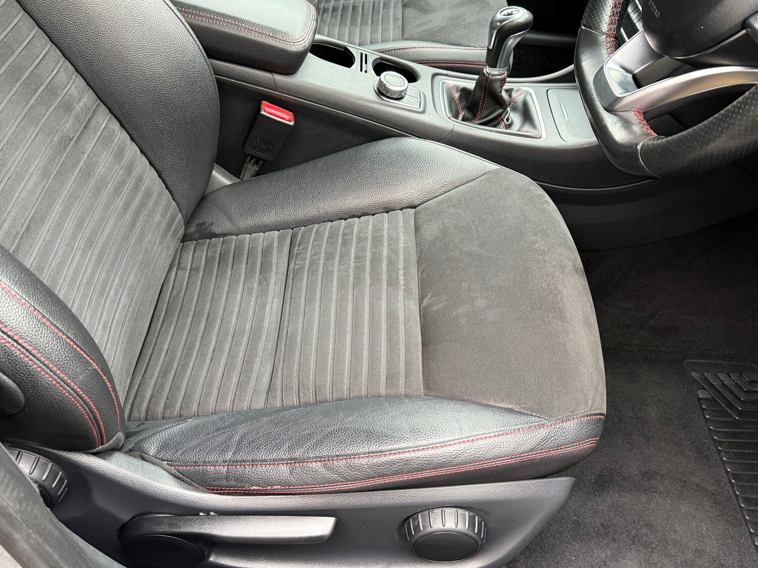 Used Mercedes-Benz CLA 2015 for sale - 77435857: Photo 31