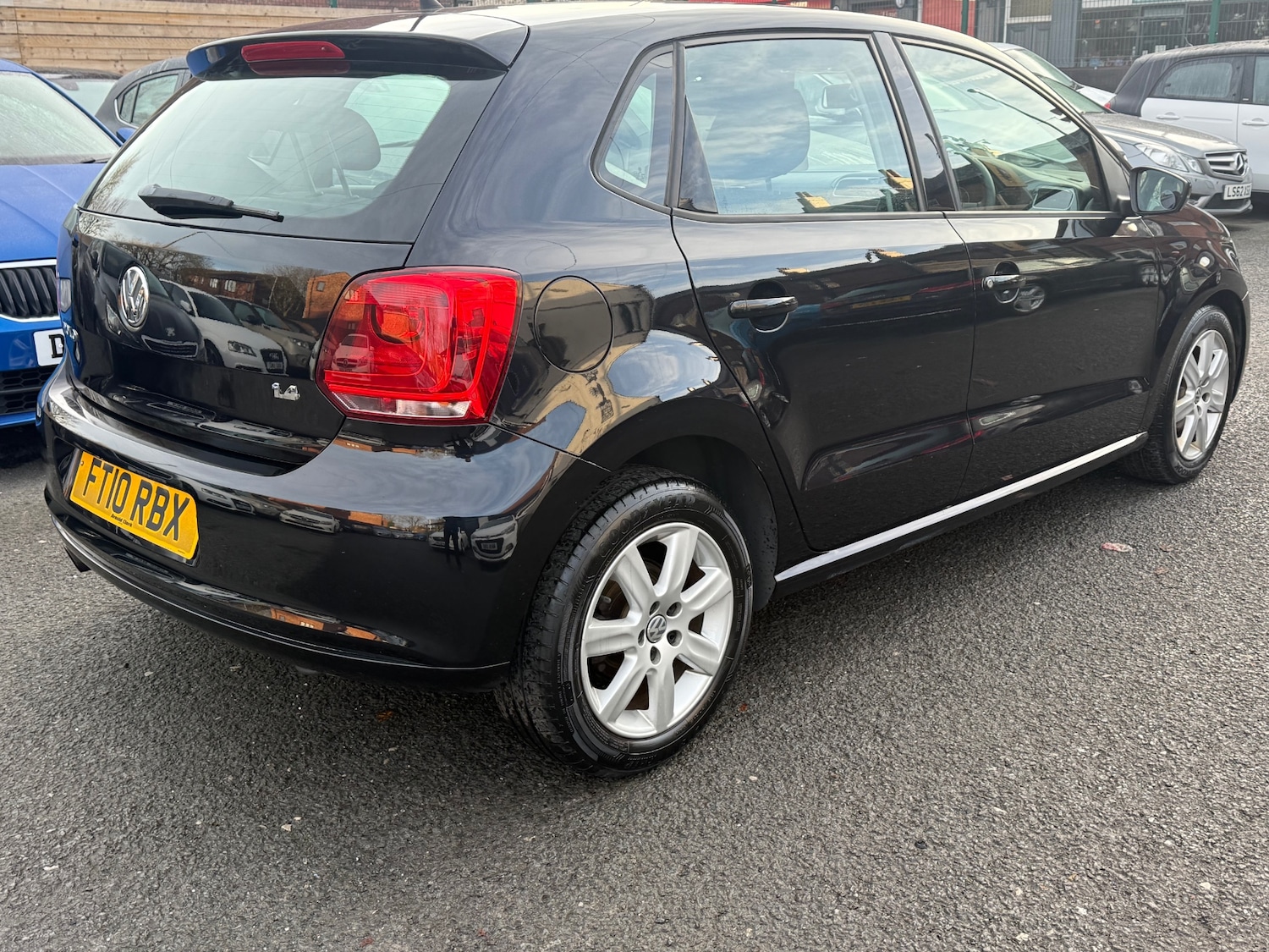 Used Volkswagen Polo 2010 for sale - 76908296: Photo 11