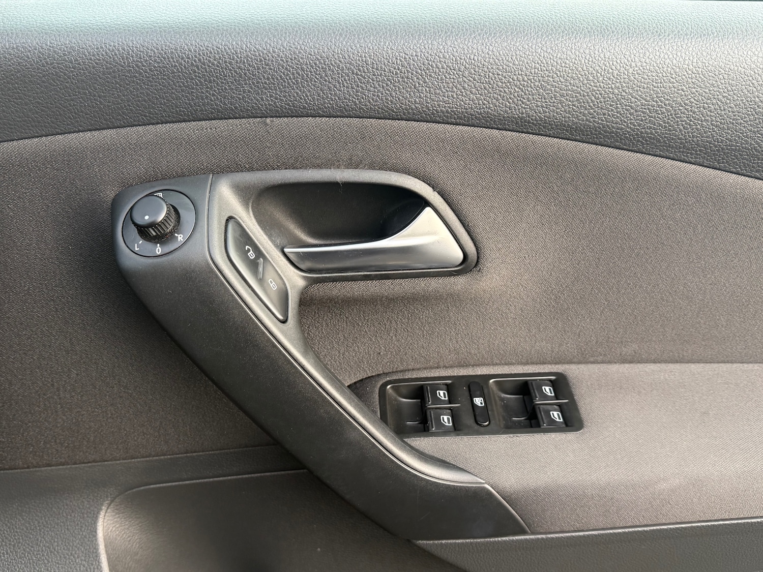 Used Volkswagen Polo 2010 for sale - 76908296: Photo 25