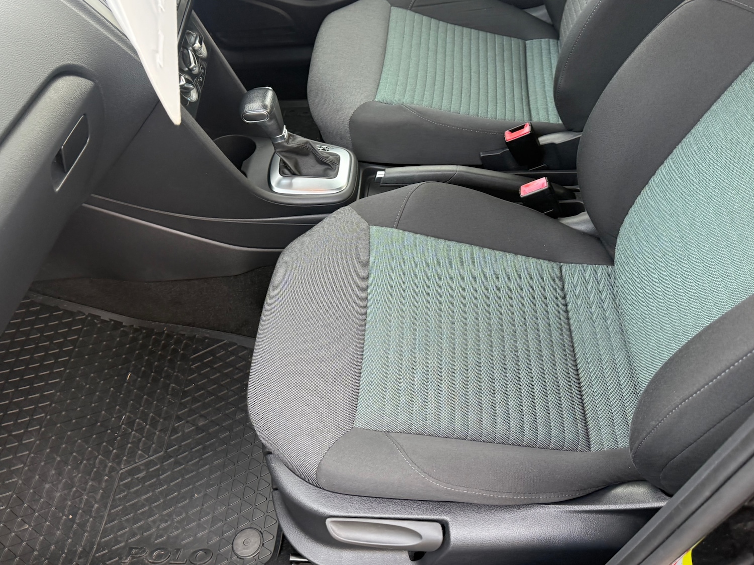 Used Volkswagen Polo 2010 for sale - 76908296: Photo 27