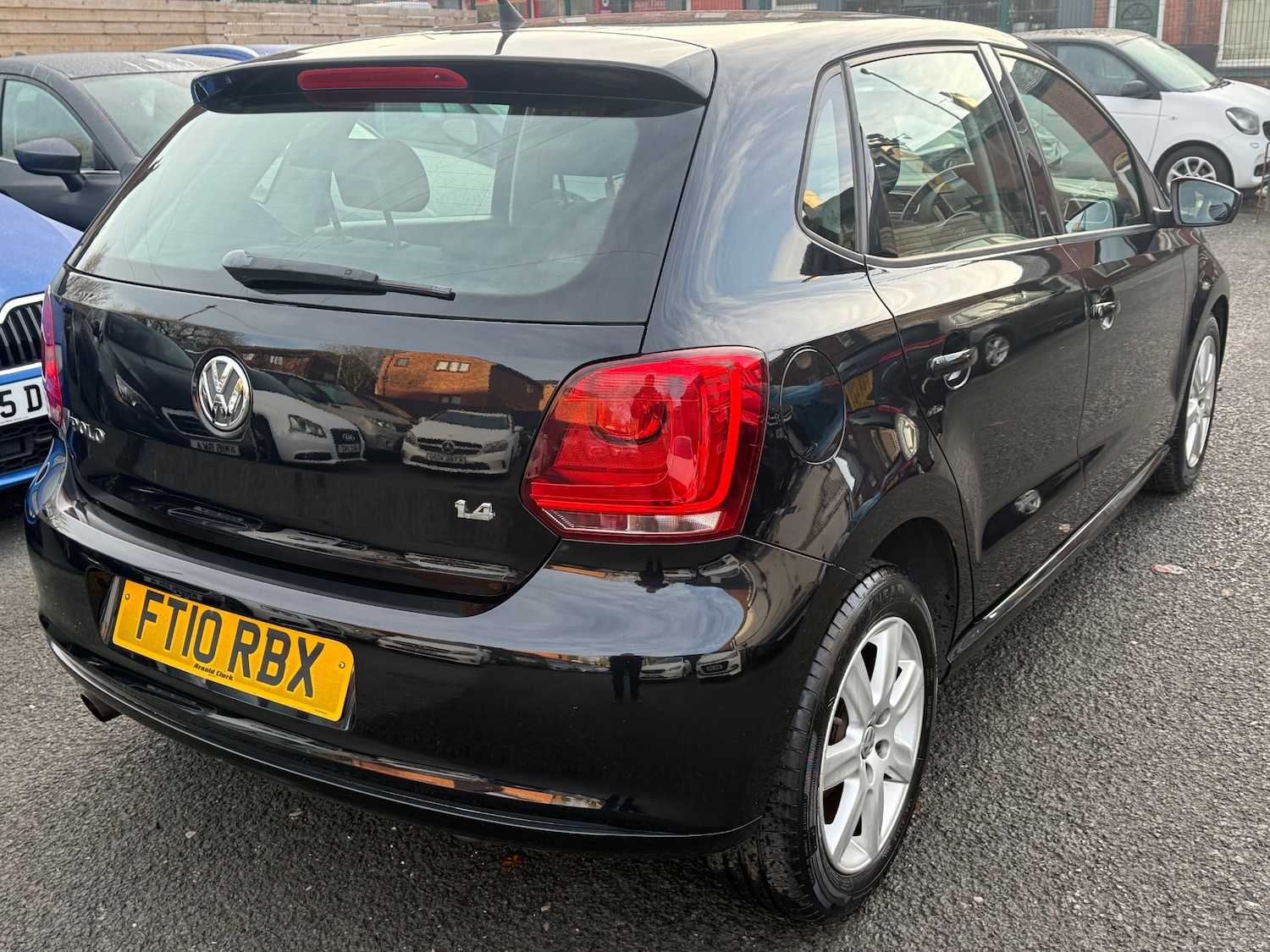 Used Volkswagen Polo 2010 for sale - 76908296: Photo 3