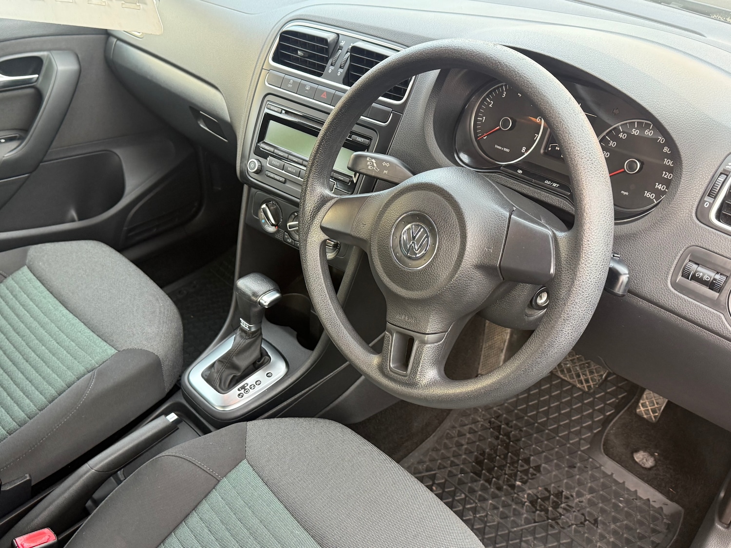 Used Volkswagen Polo 2010 for sale - 76908296: Photo 5