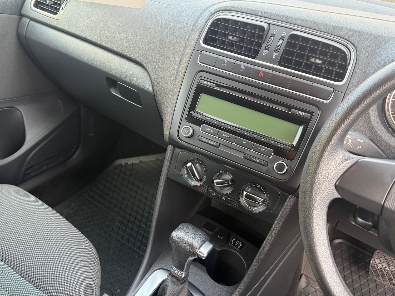 Used Volkswagen Polo 2010 for sale - 76908296: Photo 6