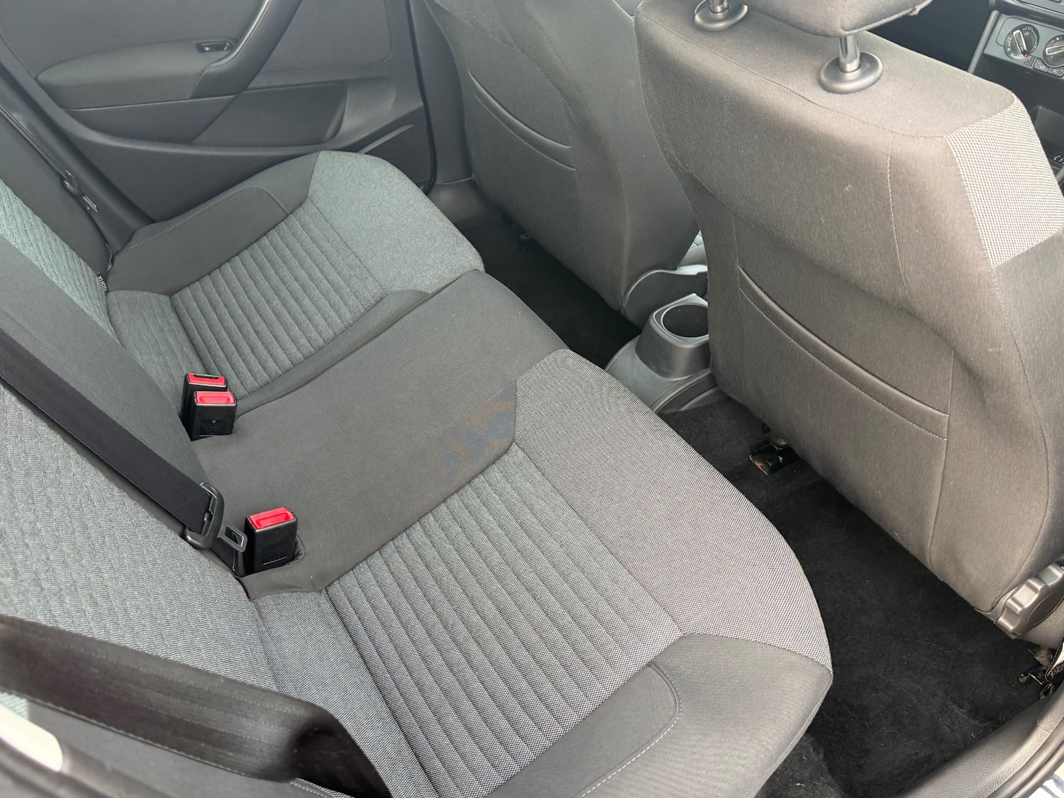 Used Volkswagen Polo 2010 for sale - 76908296: Photo 8