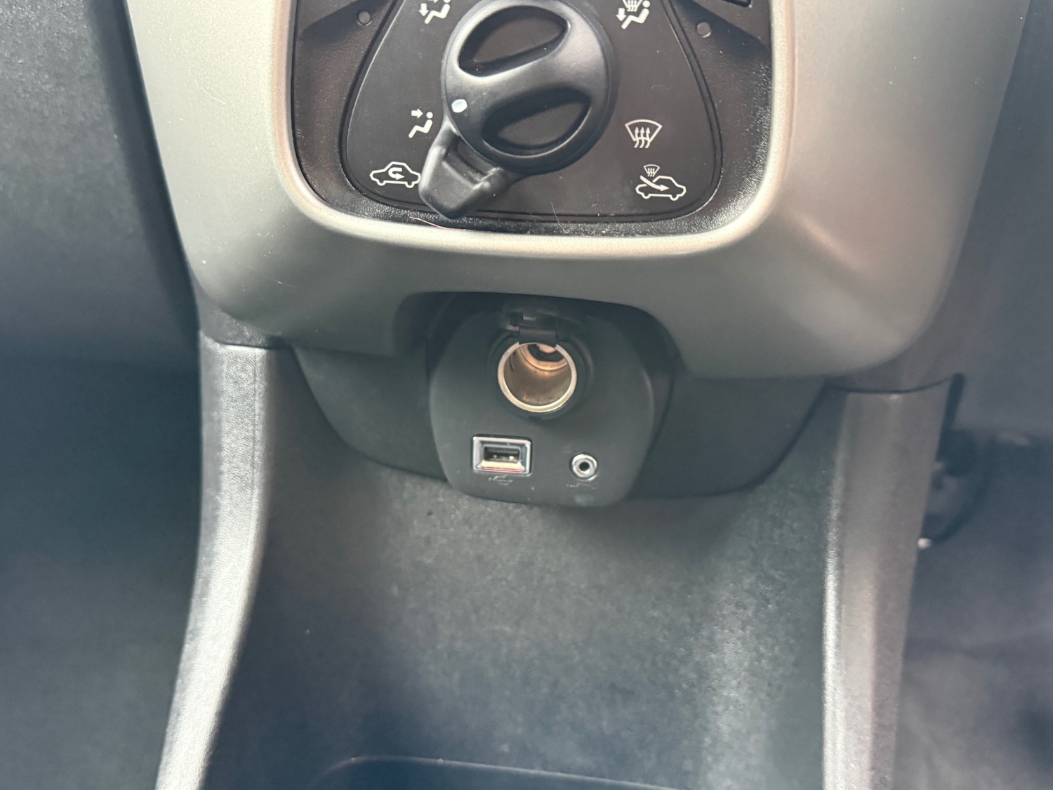 Used Peugeot 108 2017 for sale - 77595043: Photo 27