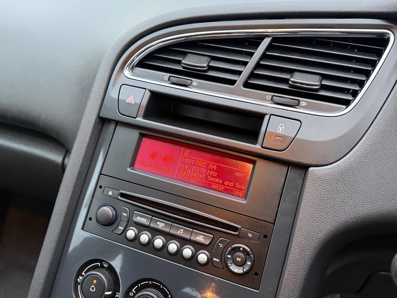 Used Peugeot 5008 2015 for sale - 77609145: Photo 22