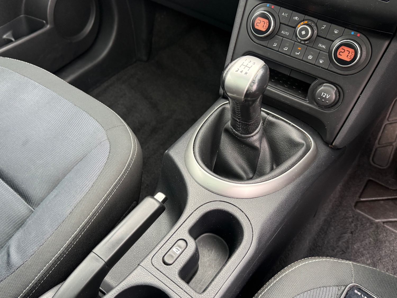 Used Nissan Qashqai 2010 for sale - 77665631: Photo 29