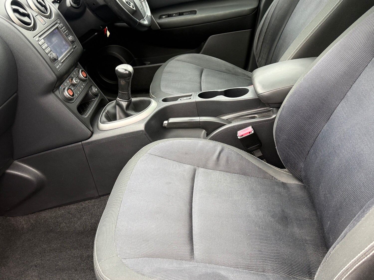 Used Nissan Qashqai 2010 for sale - 77665631: Photo 32