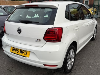 Used Volkswagen Polo 2015 for sale - 75767333: Photo