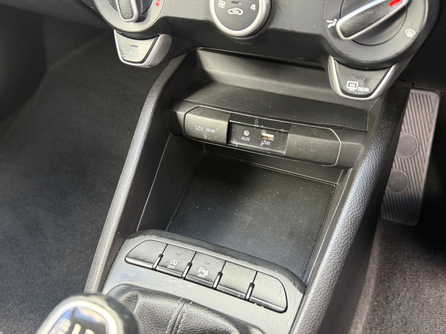 Used Kia Stonic 2018 for sale - 77834512: Photo 25