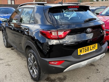 Used Kia Stonic 2018 for sale - 77834512: Photo