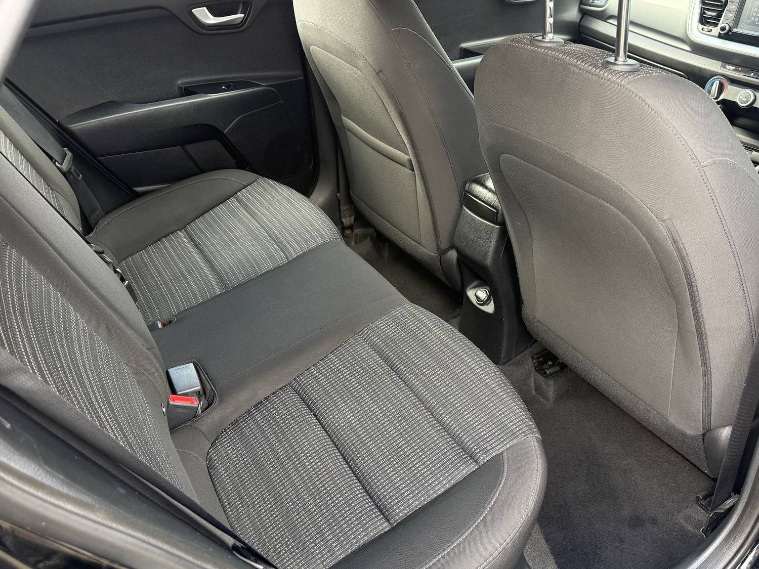 Used Kia Stonic 2018 for sale - 77834512: Photo 8