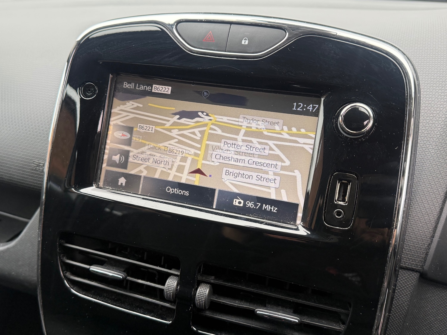 Used Renault Clio 2015 for sale - 77517588: Photo 23