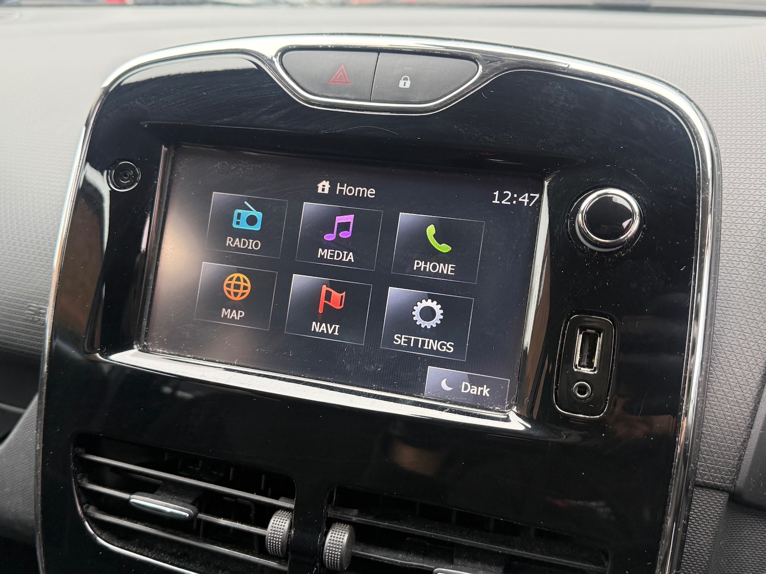 Used Renault Clio 2015 for sale - 77517588: Photo 24