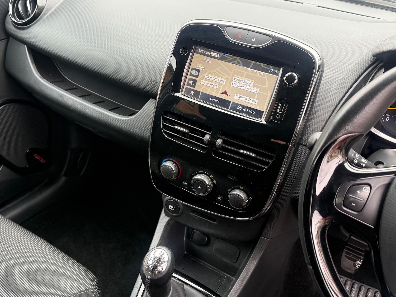 Used Renault Clio 2015 for sale - 77517588: Photo 6