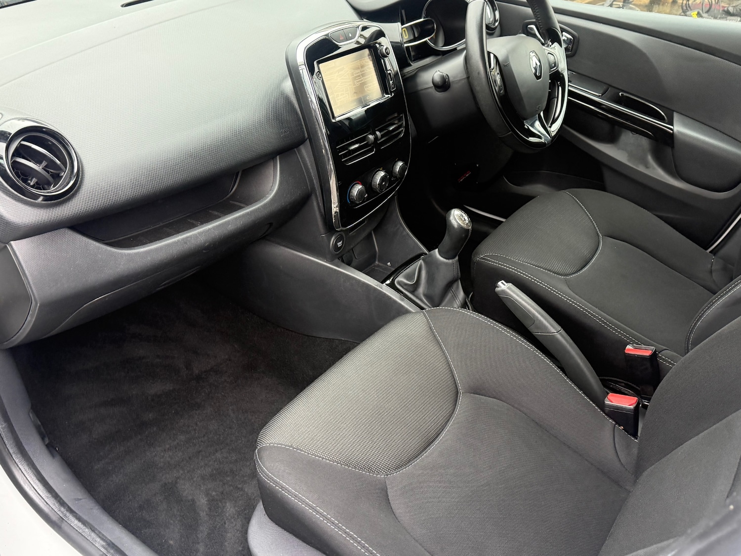 Used Renault Clio 2015 for sale - 77517588: Photo 7