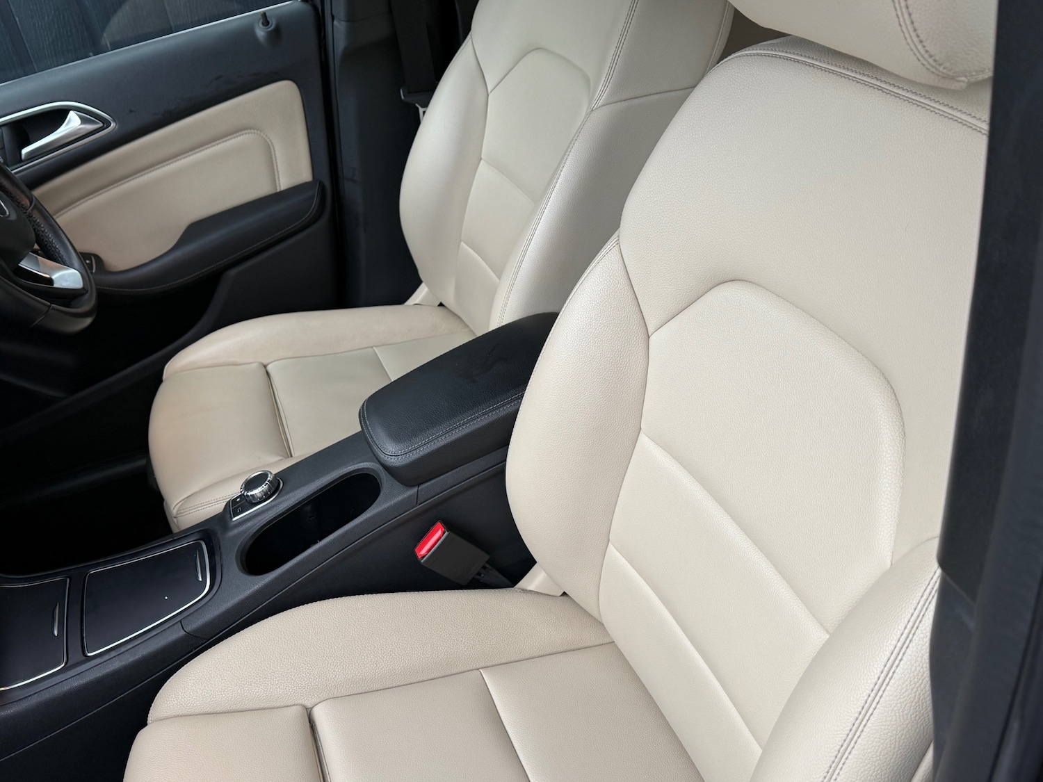 Used Mercedes-Benz B Class 2016 for sale - 76780087: Photo 31