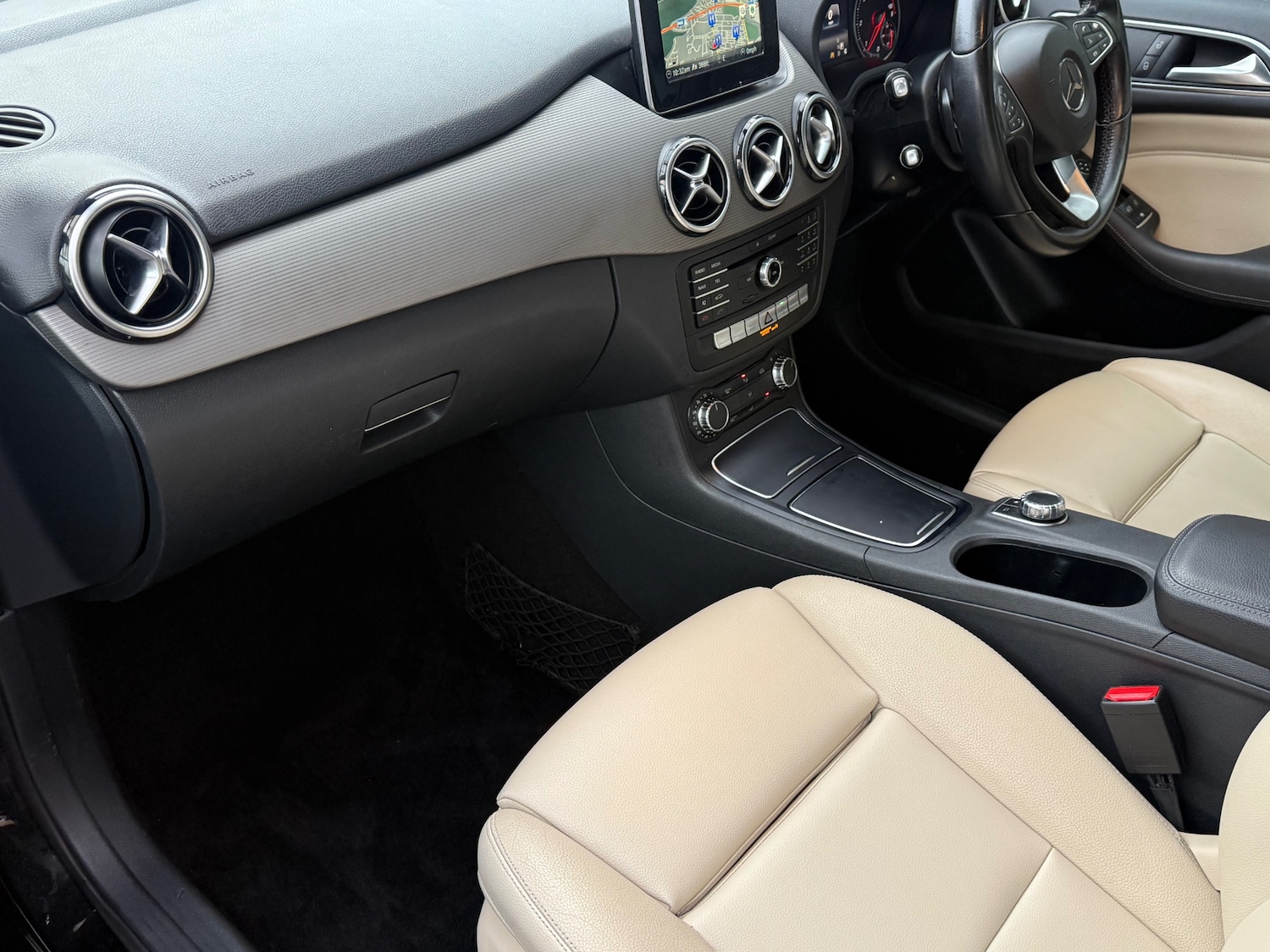 Used Mercedes-Benz B Class 2016 for sale - 76780087: Photo 33