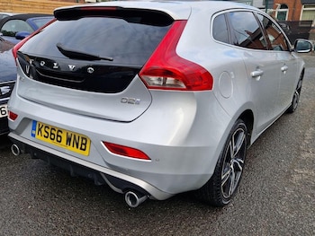 Used Volvo V40 2017 for sale - 75411735: Photo
