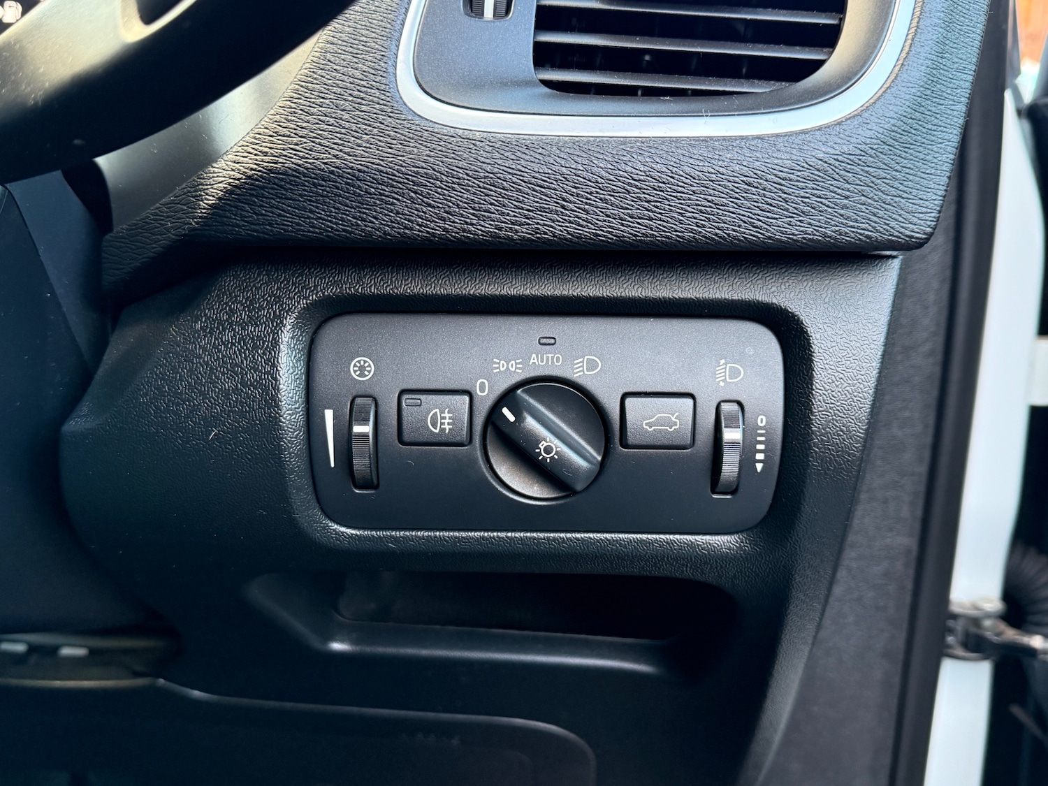 Used Volvo V40 2013 for sale - 76922118: Photo 21