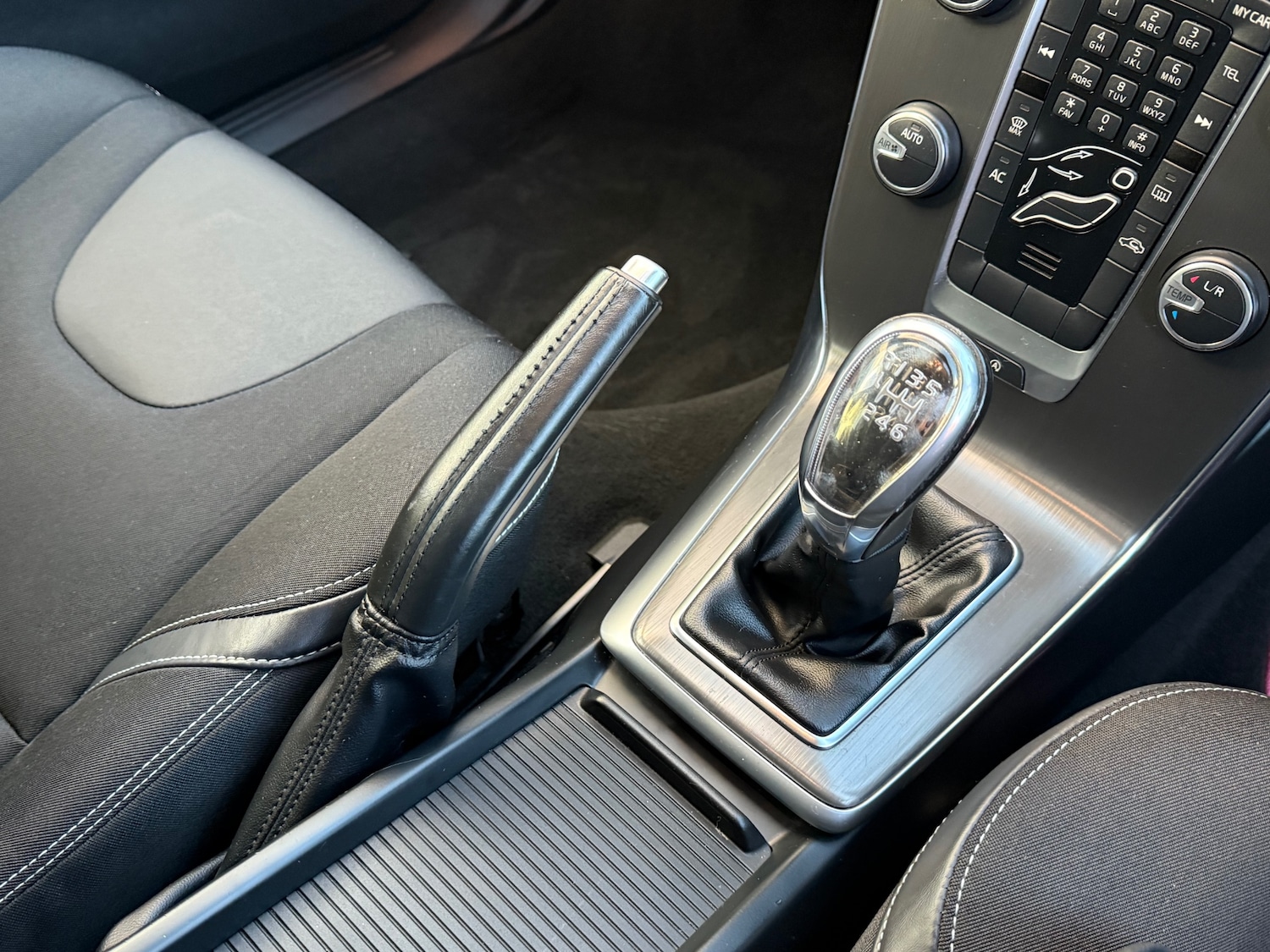 Used Volvo V40 2013 for sale - 76922118: Photo 25