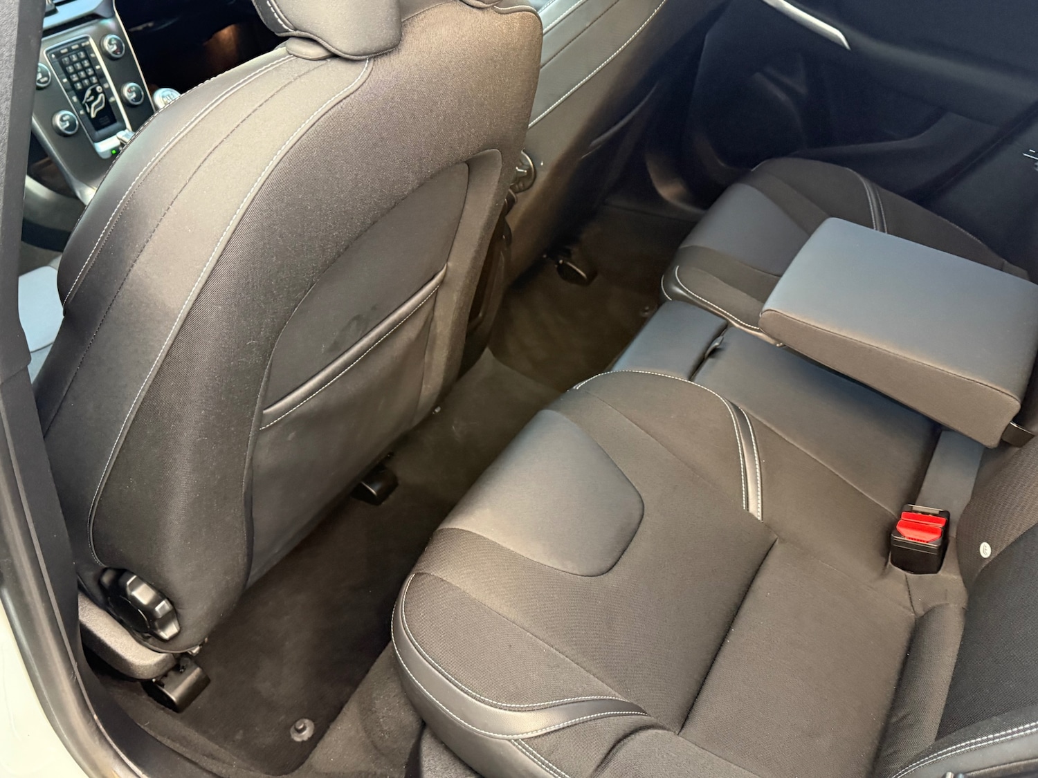 Used Volvo V40 2013 for sale - 76922118: Photo 32