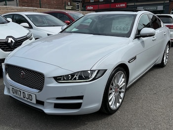 Used Jaguar XE 2017 for sale - 78739989: Photo