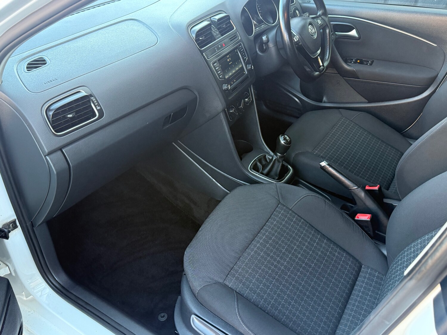 Used Volkswagen Polo 2014 for sale - 76589071: Photo 32