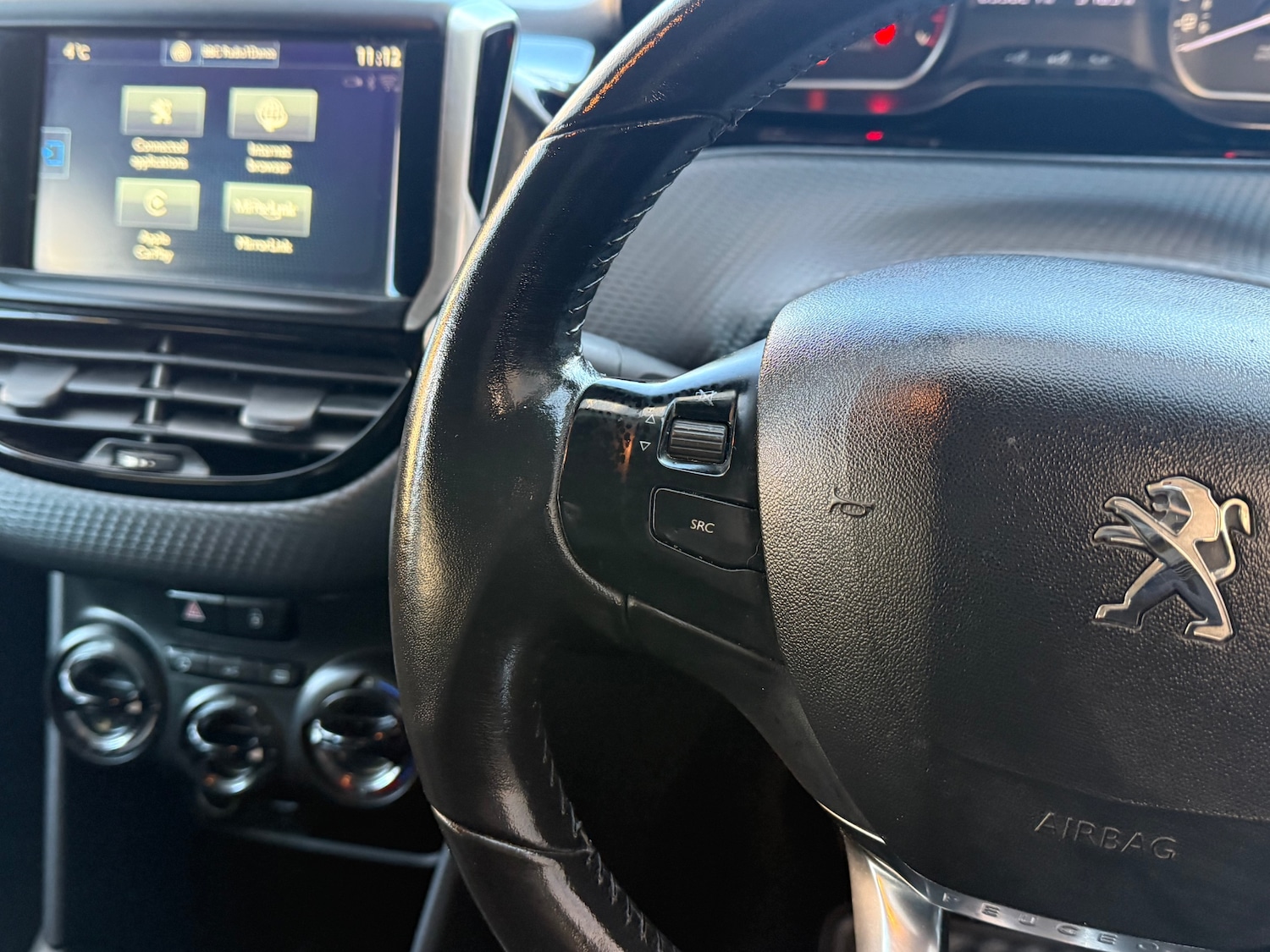 Used Peugeot 208 2016 for sale - 76693698: Photo 21