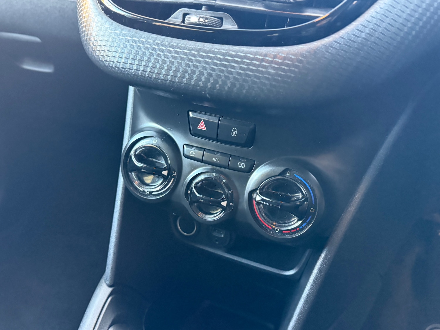 Used Peugeot 208 2016 for sale - 76693698: Photo 23