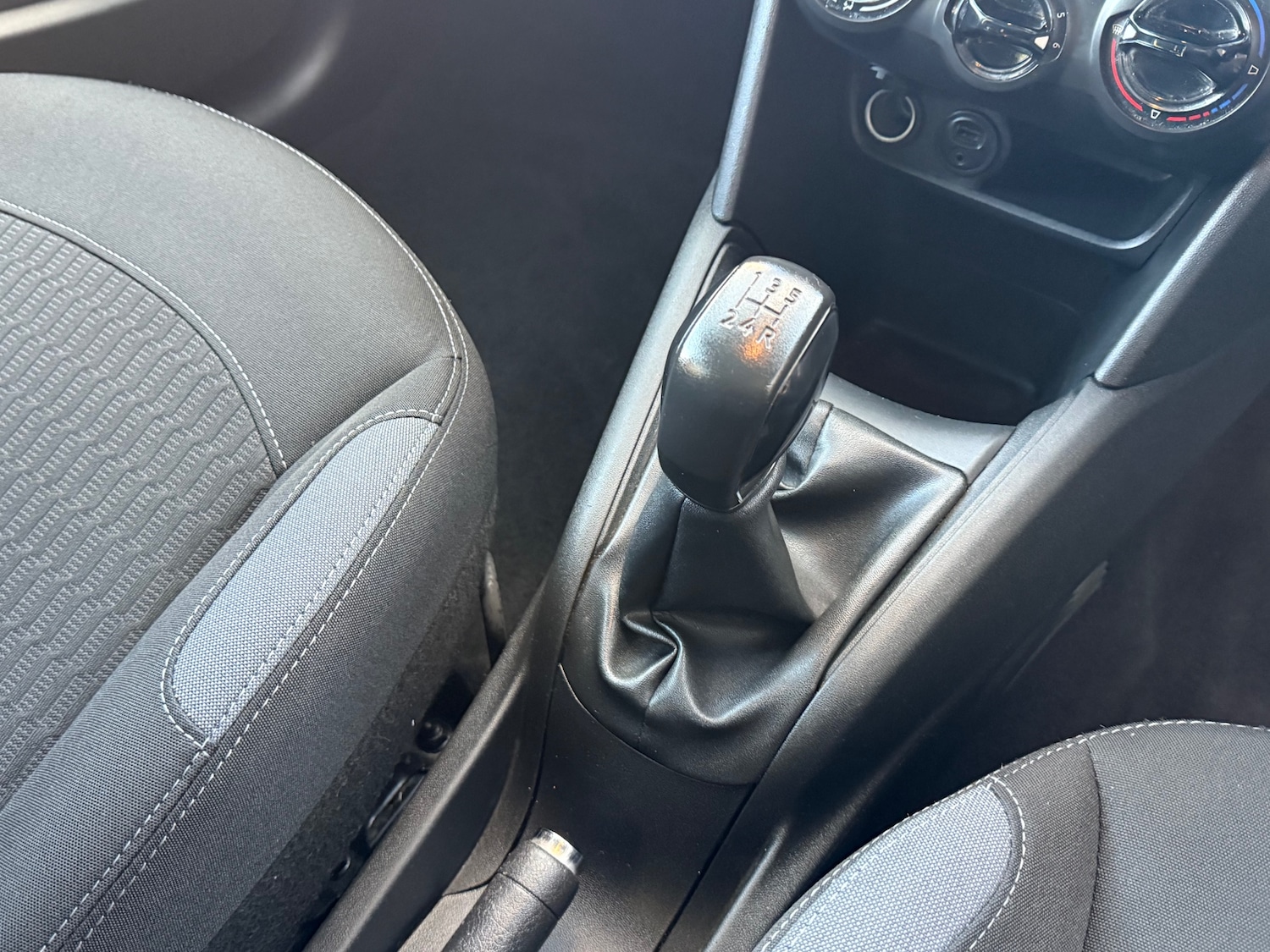 Used Peugeot 208 2016 for sale - 76693698: Photo 25