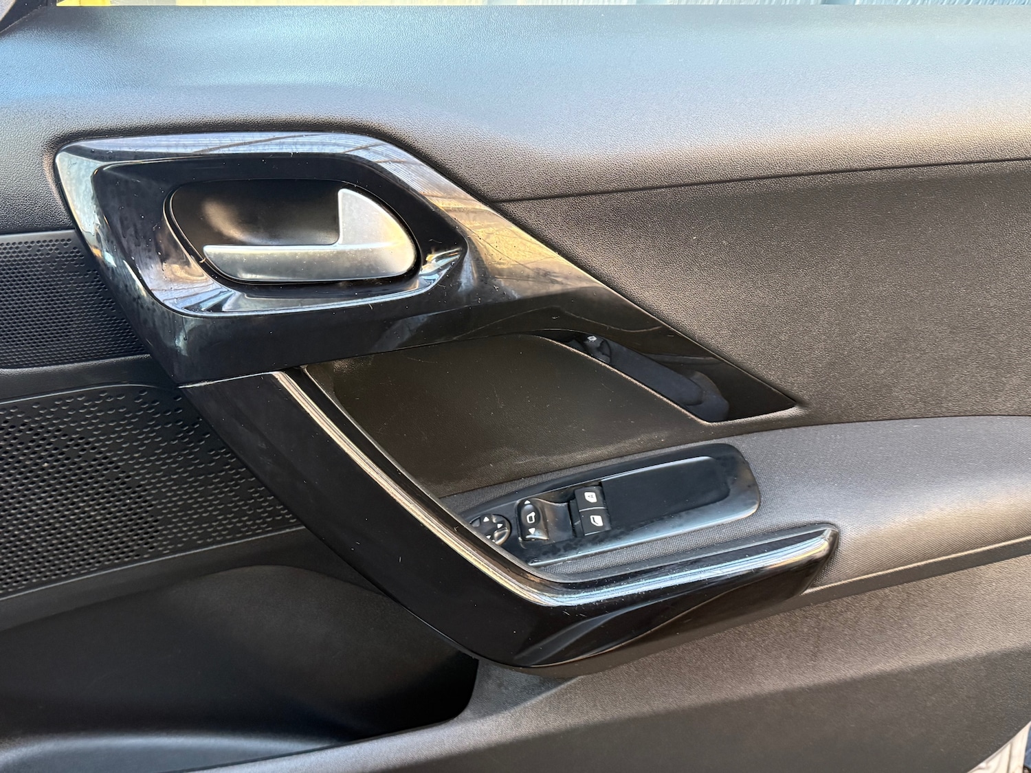 Used Peugeot 208 2016 for sale - 76693698: Photo 26