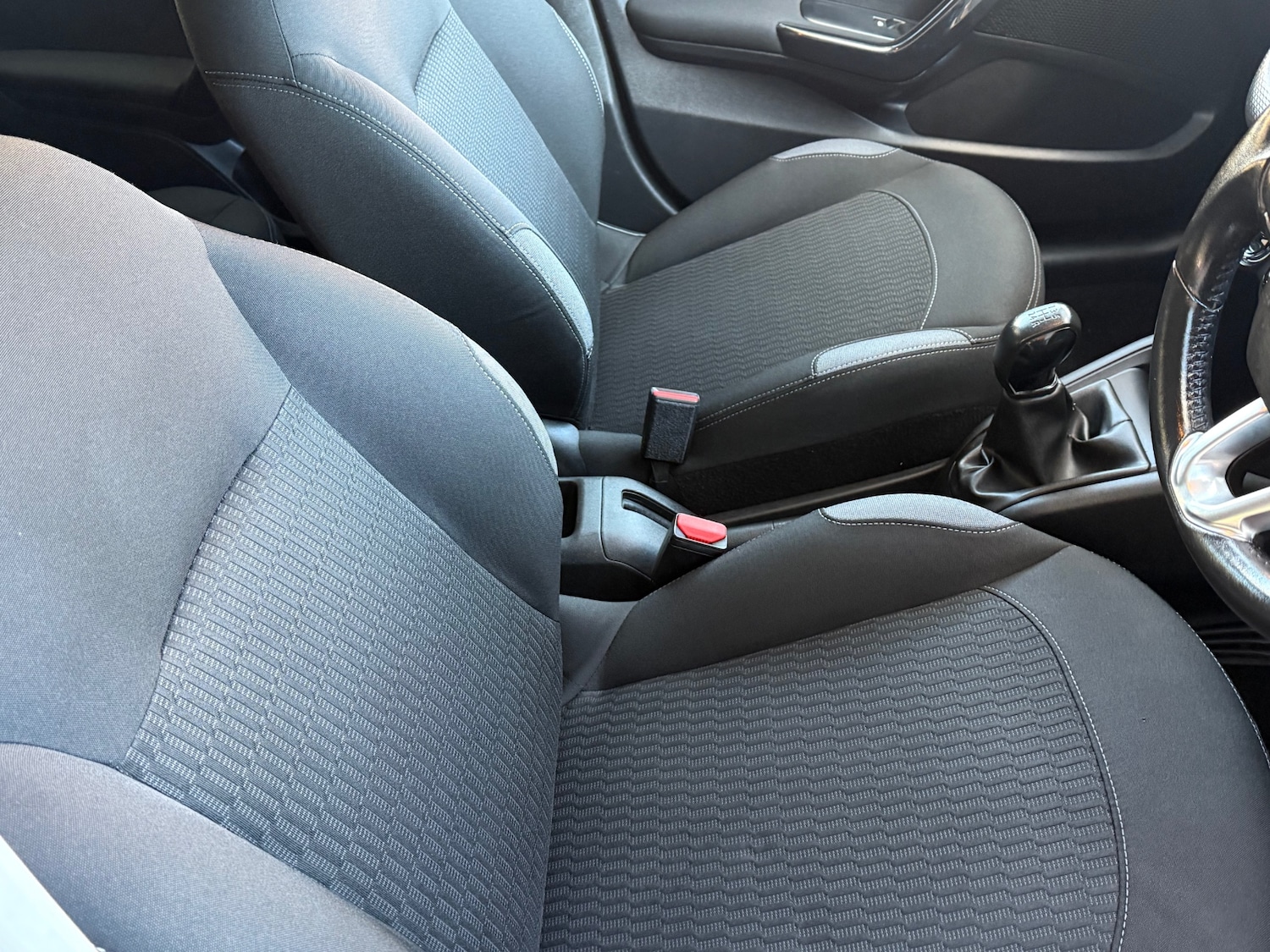 Used Peugeot 208 2016 for sale - 76693698: Photo 30